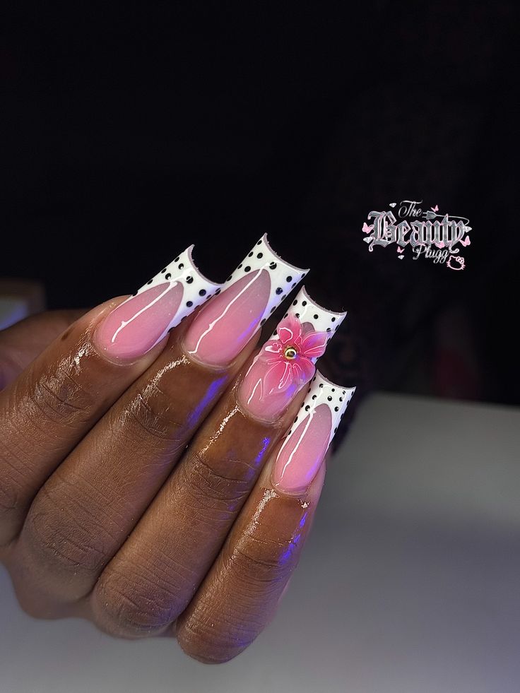 Minimal Girlie